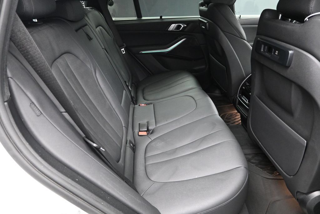 Used 2022 BMW X5 xDrive40i w/ Executive Package AWD/4WD image 35