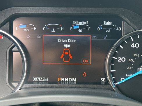 Used 2022 Ford F250 Lariat w/ Tremor Off-Road Package image 28