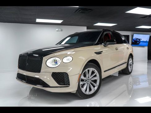 Used 2021 Bentley Bentayga AWD/4WD image 2