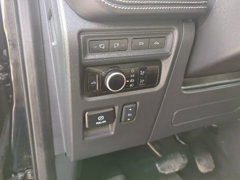 Used 2023 Ford F150 Lightning Platinum image 27