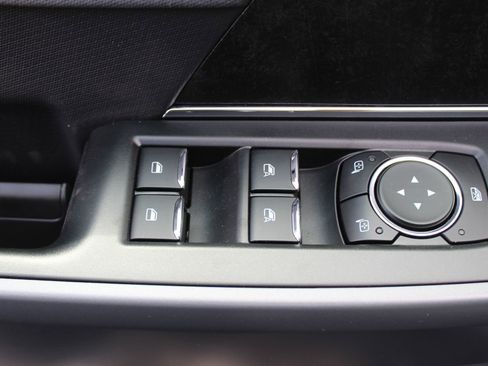 New 2025 Ford F150 Lightning Flash AWD/4WD image 18