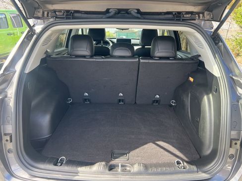 Used 2022 Jeep Compass Latitude w/ Sun and Sound Group image 12