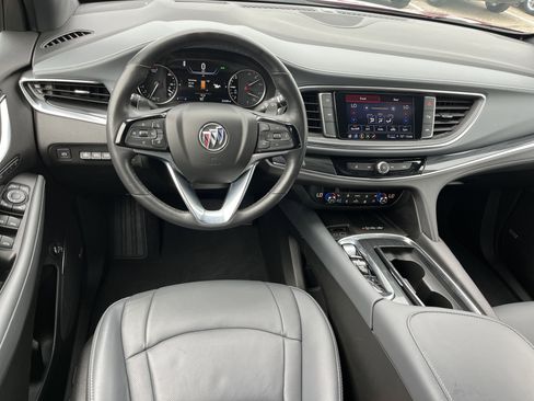 Used 2024 Buick Enclave Premium image 7
