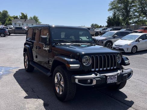 Used 2021 Jeep Wrangler Unlimited Sahara w/ Dual Top Group AWD/4WD image 4