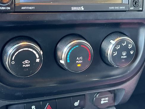 Used 2016 Jeep Patriot Latitude FWD image 22
