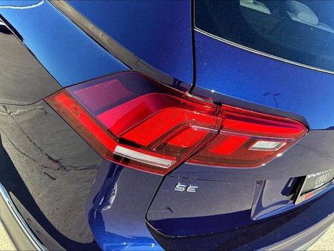 Used 2022 Volkswagen Tiguan SE image 33