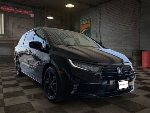 Used 2023 Honda Odyssey Sport image 7