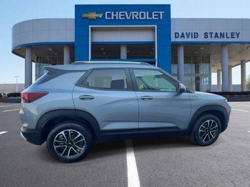 Used 2024 Chevrolet TrailBlazer LT w/ Convenience Package AWD/4WD image 9