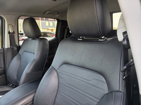 Used 2024 Ford Ranger Lariat w/ FX4 Off-Road Package image 11