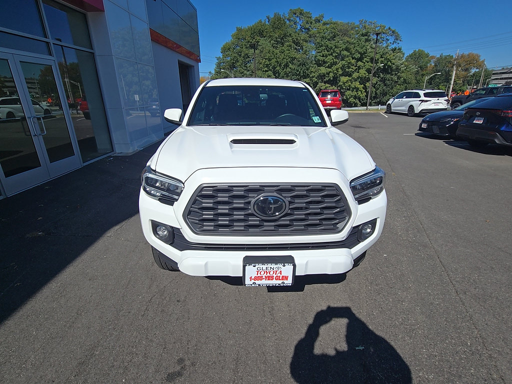 Certified 2023 Toyota Tacoma TRD Sport AWD/4WD image 18