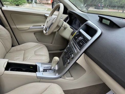 Used 2011 Volvo XC60 3.2 image 28