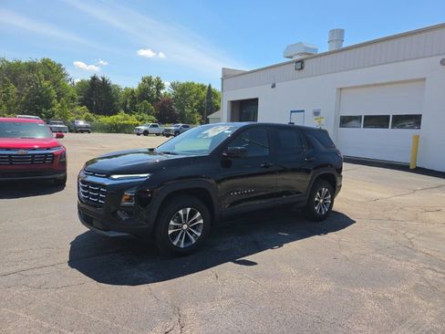 New 2026 Chevrolet Equinox LT w/ Convenience Package II FWD image 9
