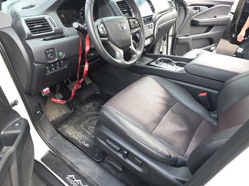 Used 2025 Honda Ridgeline Black Edition image 15