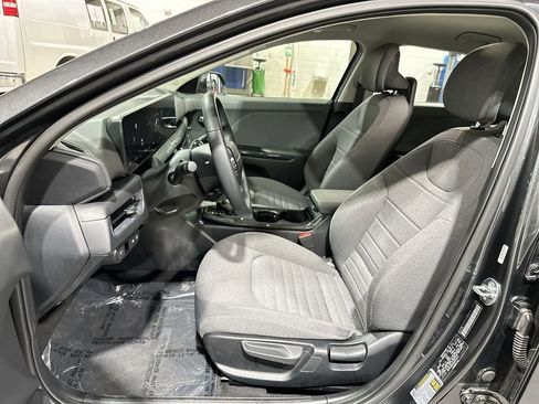 Used 2025 Kia K4 EX image 13
