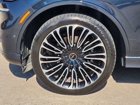 Used 2023 Lincoln Aviator Black Label w/ Class IV Trailer Tow Package AWD/4WD image 10