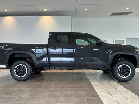 Used 2026 Toyota Tacoma TRD Off-Road w/ TRD Off Road Upgrade Package AWD/4WD image 5