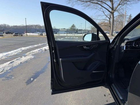 Certified 2025 Audi Q7 3.0T Prestige w/ Prestige Package image 18