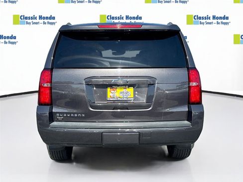 Used 2017 Chevrolet Suburban LT w/ Luxury Package RWD image 7