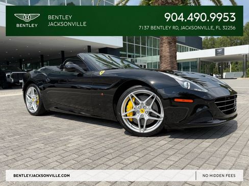 Used 2016 Ferrari California T RWD image 1