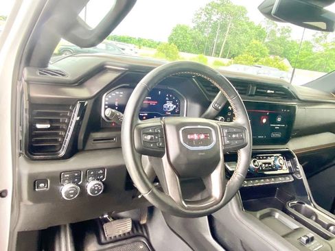 Used 2025 GMC Sierra 2500 AT4 AWD/4WD image 16