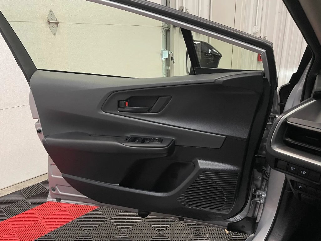 Used 2025 Toyota Prius LE FWD image 25