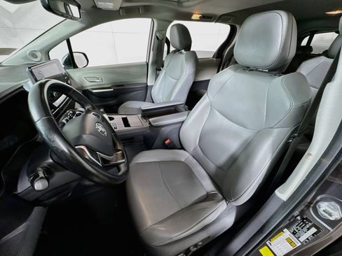 Used 2021 Toyota Sienna XLE w/ XLE Plus Package image 15