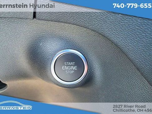 Used 2024 Volvo XC40 B5 Plus w/ Climate Package AWD/4WD image 21