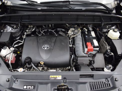 Used 2022 Toyota Highlander XLE image 9