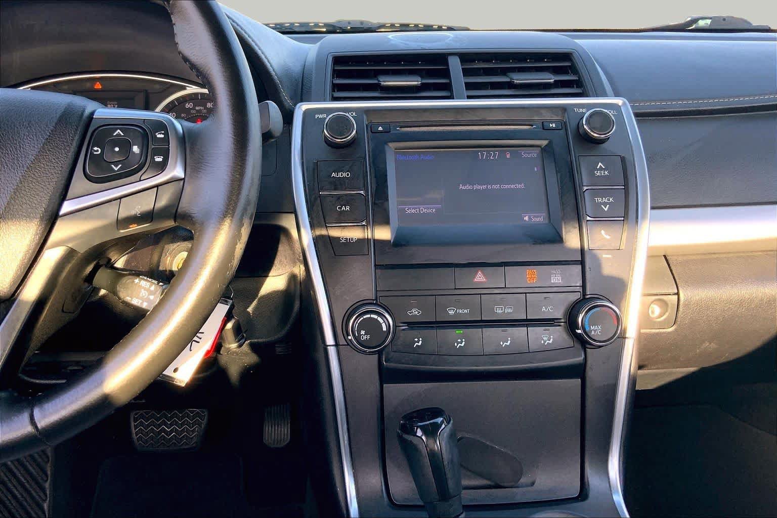 Used 2016 Toyota Camry SE FWD image 6