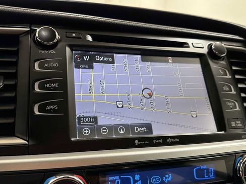 Used 2017 Toyota Highlander XLE image 20