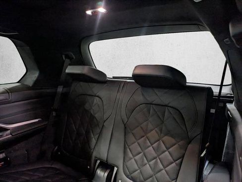 New 2026 BMW X7 xDrive40i w/ Executive Package image 18