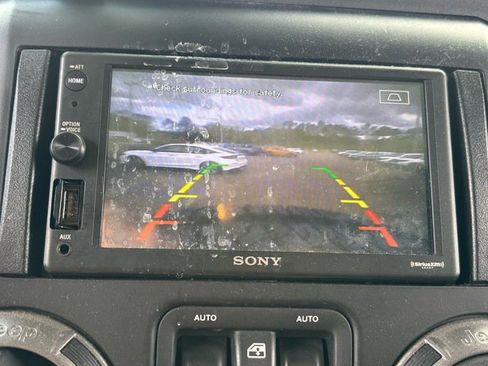 Used 2012 Jeep Wrangler Unlimited Sport image 21