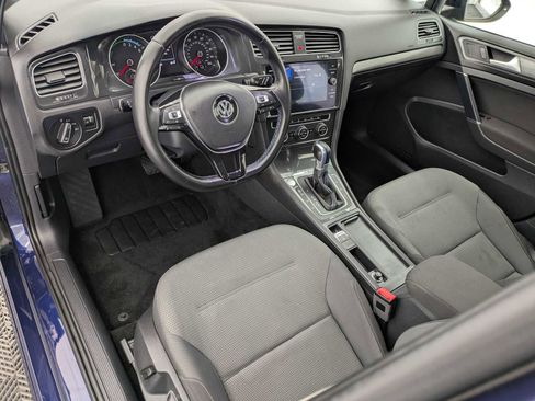 Used 2019 Volkswagen e-Golf SE w/ Driver Assistance Package FWD image 2