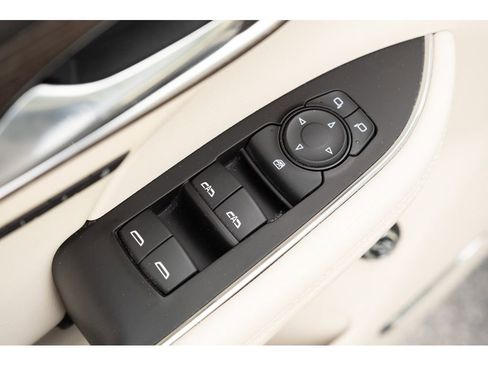 Certified 2023 Buick Envision Avenir image 13