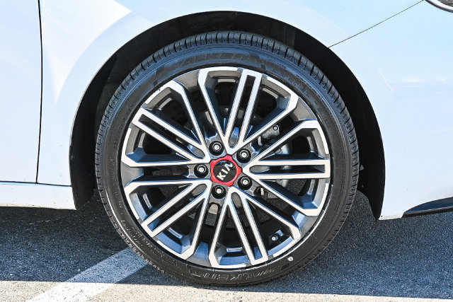 Used 2019 Kia Forte LXS FWD image 13