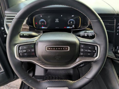 Used 2022 Jeep Wagoneer Series II w/ Flexible Seating Group image 18