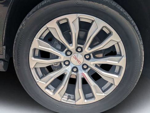 Used 2021 GMC Yukon Denali w/ Denali Premium Package AWD/4WD image 11