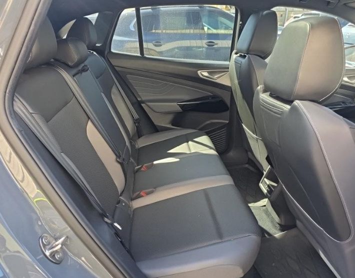 Used 2023 Volkswagen ID.4 Pro S RWD image 9