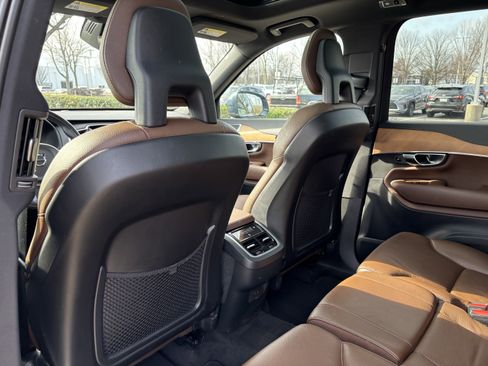 Used 2021 Volvo XC90 T6 Momentum w/ Advanced Package image 33