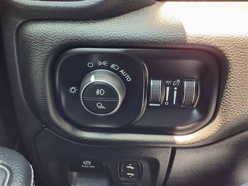 Used 2024 RAM 1500 Laramie AWD/4WD image 11