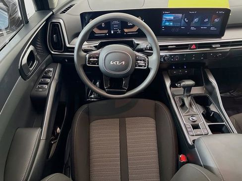 Used 2025 Kia Sorento LX image 22