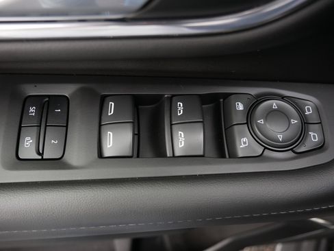 Used 2022 Chevrolet Tahoe LT w/ LT Signature Plus Package image 19