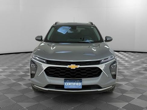 Certified 2024 Chevrolet Trax LT w/ Driver Confidence Package image 8