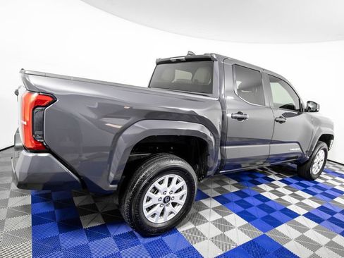 Used 2025 Toyota Tacoma SR5 image 5