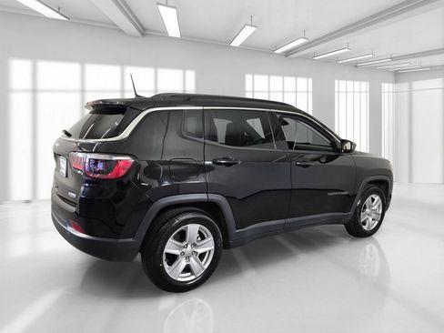 Used 2022 Jeep Compass Latitude FWD image 8