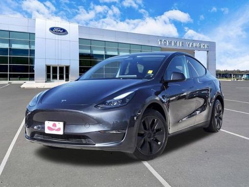 Used 2025 Tesla Model Y Long Range image 1