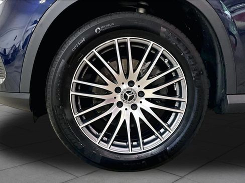 Used 2024 Mercedes-Benz GLC 300 4MATIC image 11