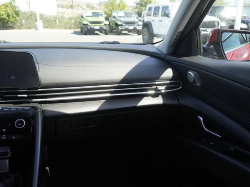 Used 2024 Hyundai Elantra Limited FWD image 27