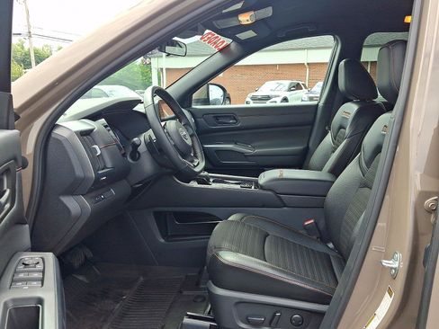 Used 2023 Nissan Pathfinder Rock Creek AWD/4WD image 16