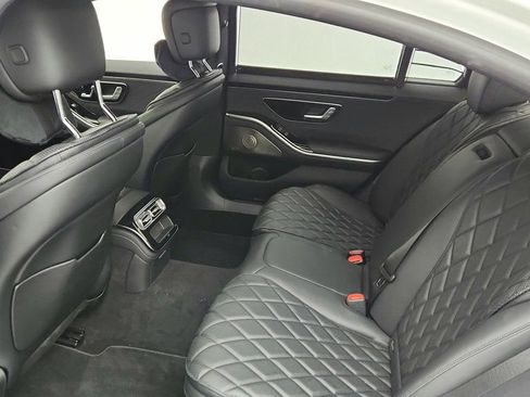 Used 2022 Mercedes-Benz S 500 S 500 4MATIC Sedan w/ 3D Tech. image 21